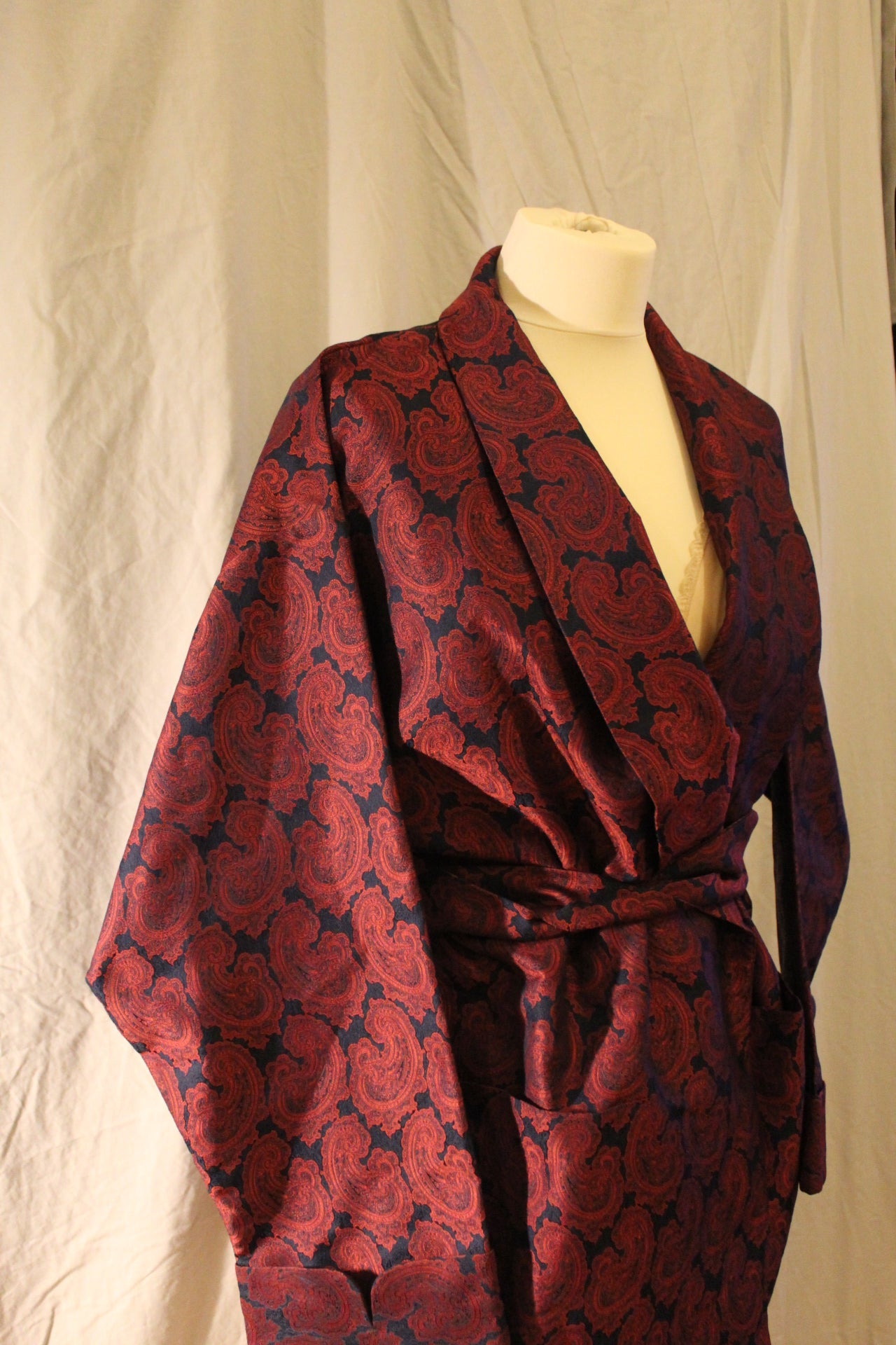 Structured black smoking jacket robe with wine paisley