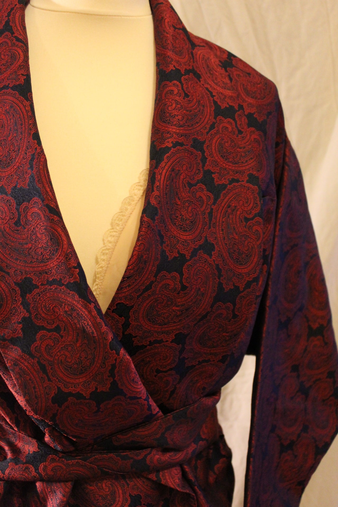 Structured black smoking jacket robe with wine paisley