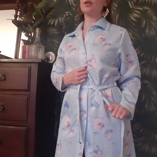 Cosy blue house coat with pockets