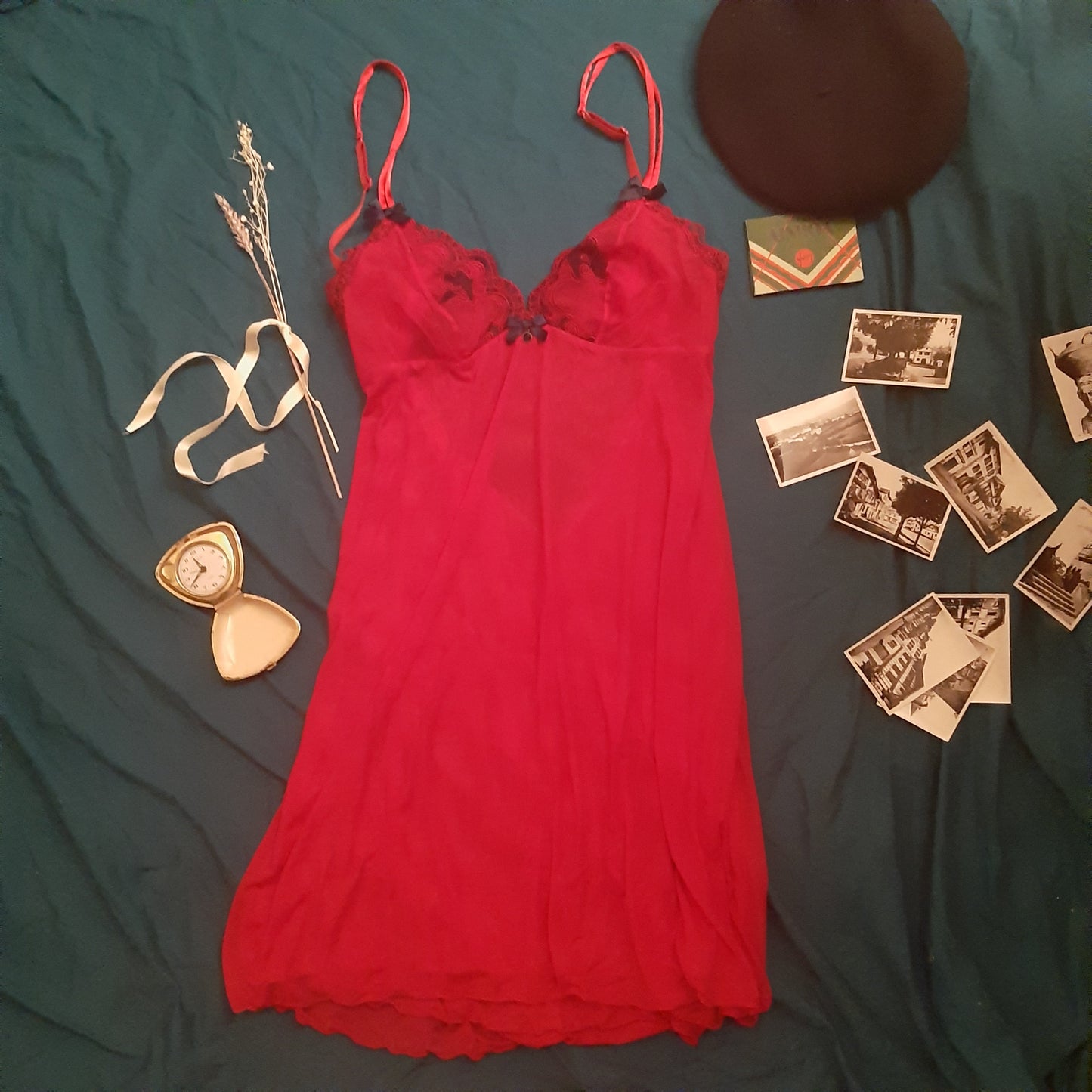 Ruby red slip