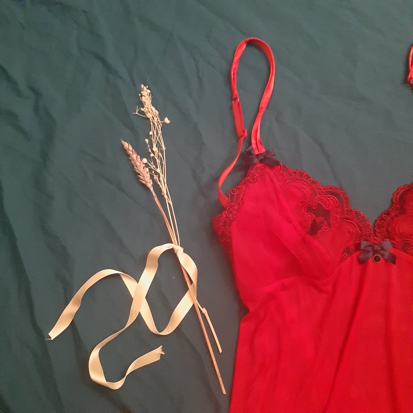 Ruby red slip