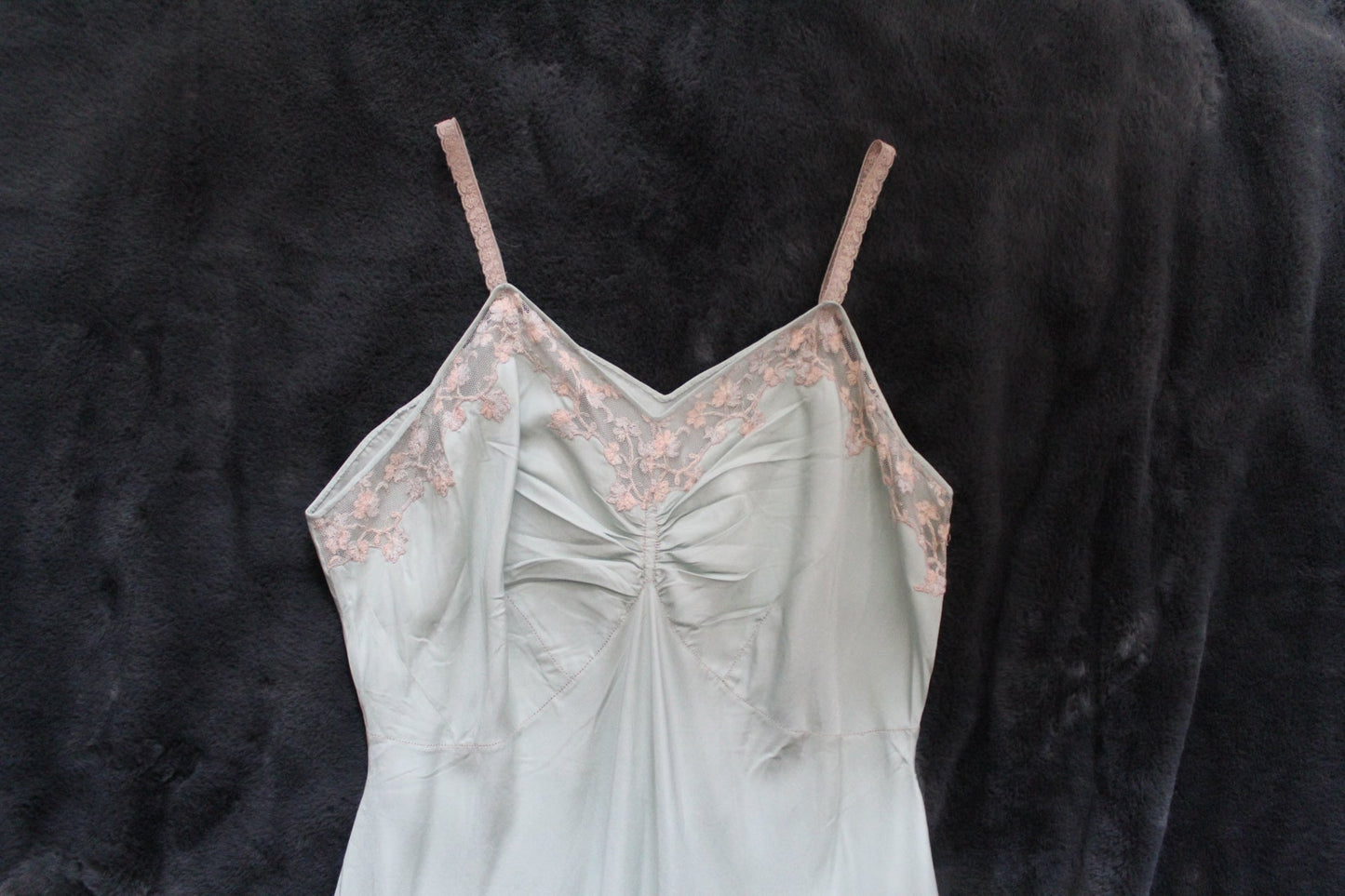 Mint and peach slip