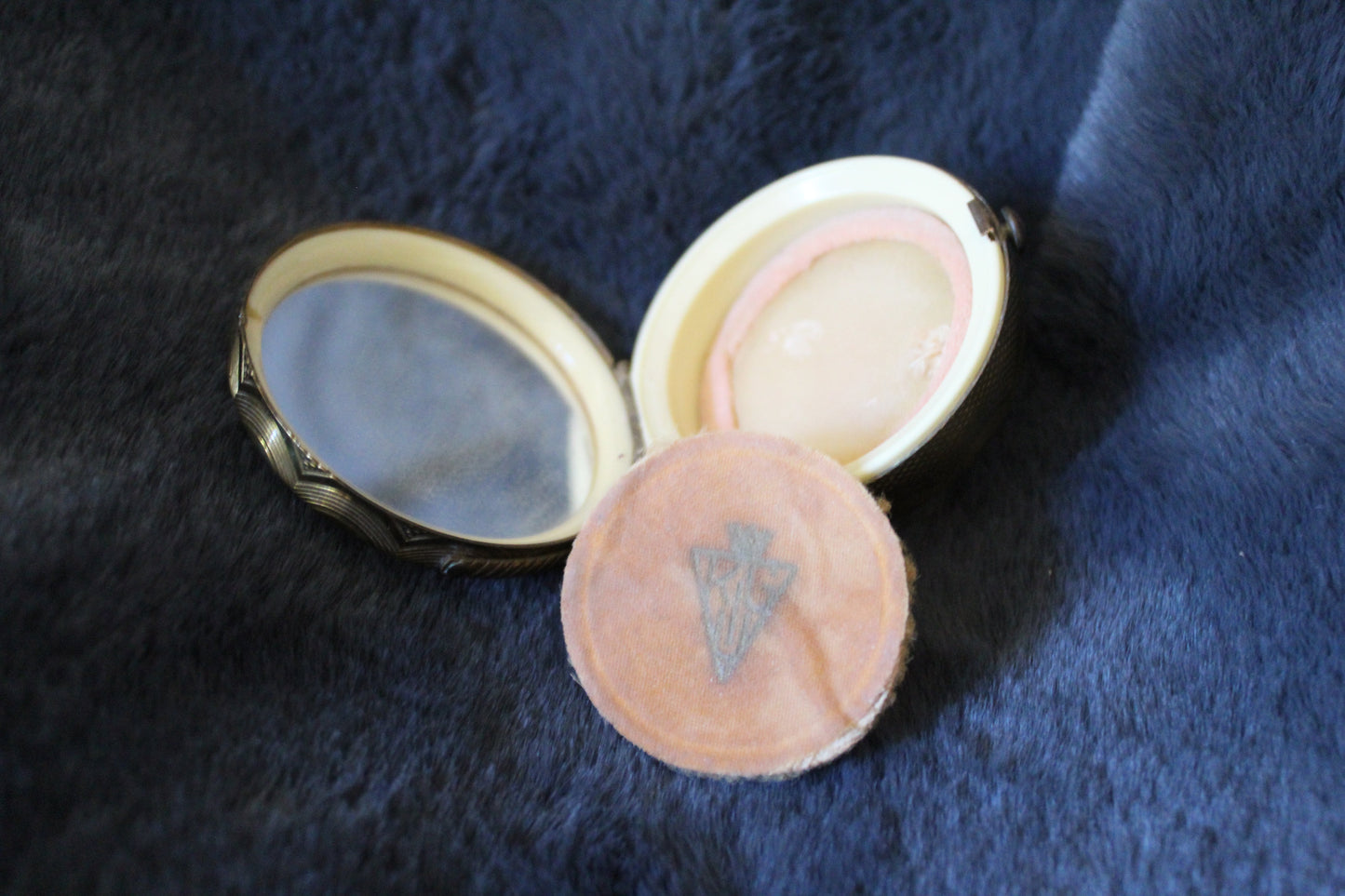 Gold basket compact with floral design