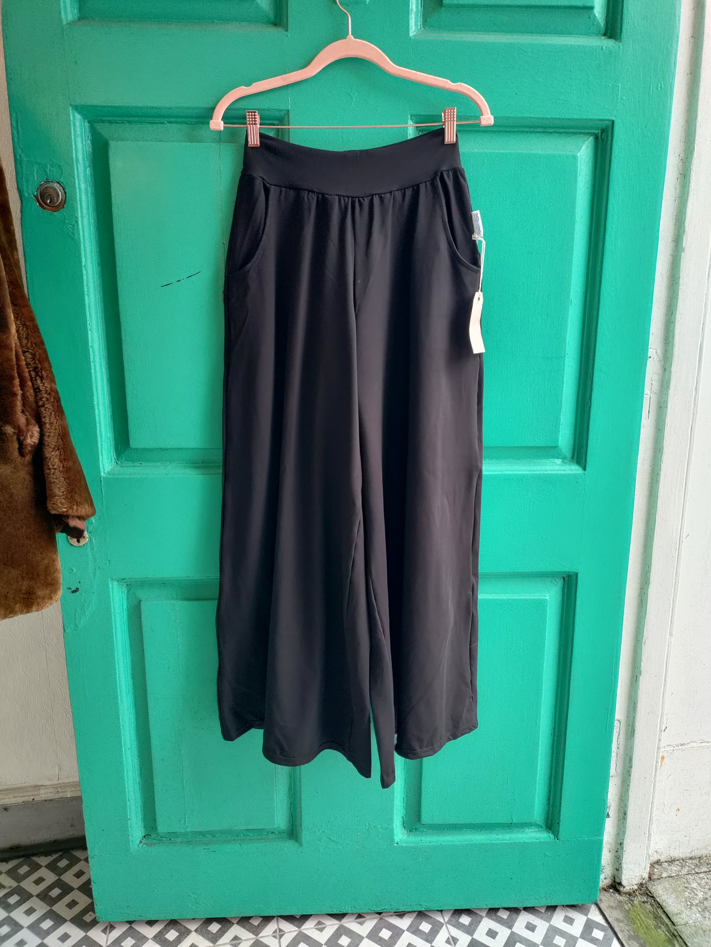 Wide leg pants