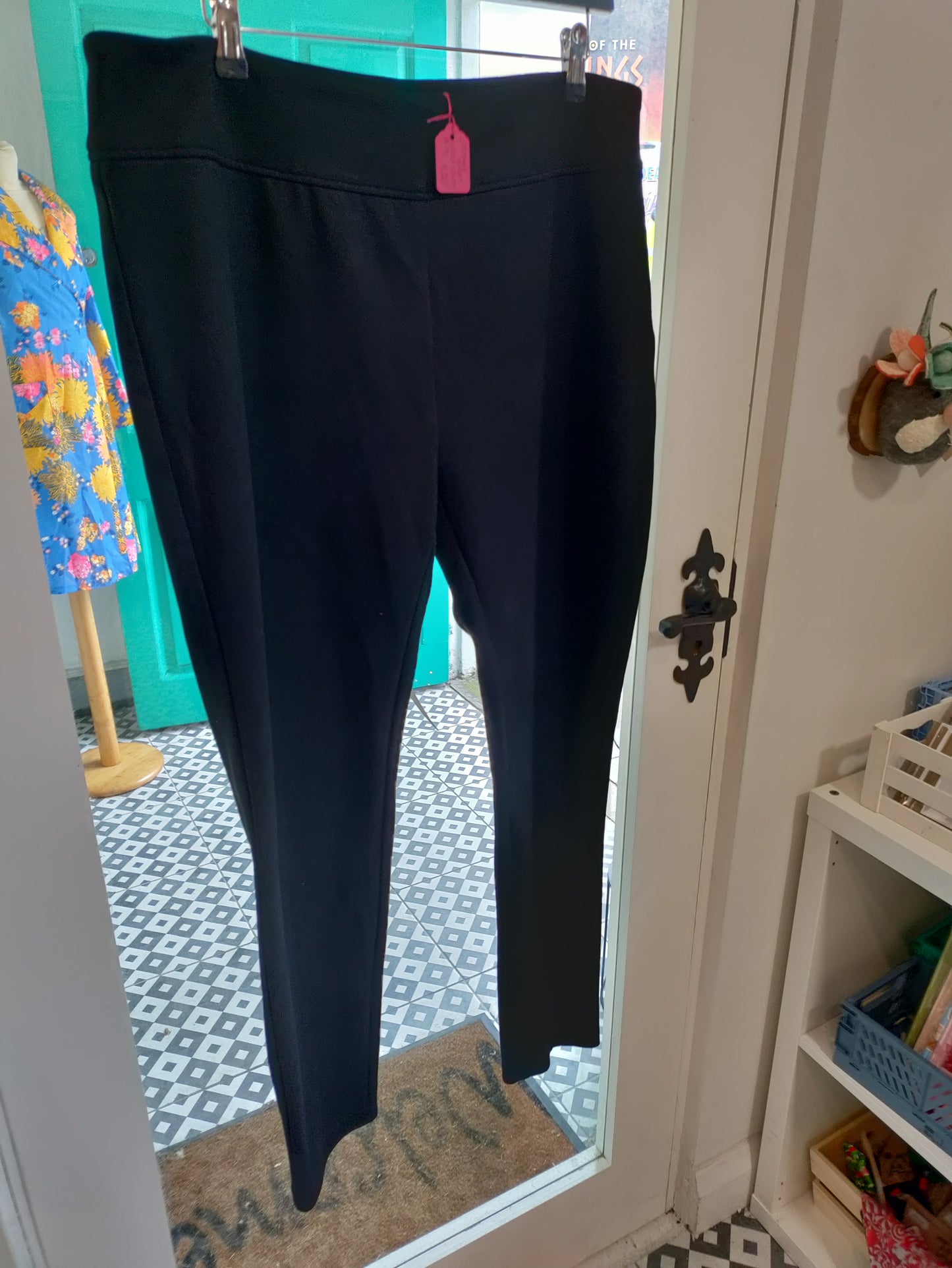 Second hand pants, leggings, joggers