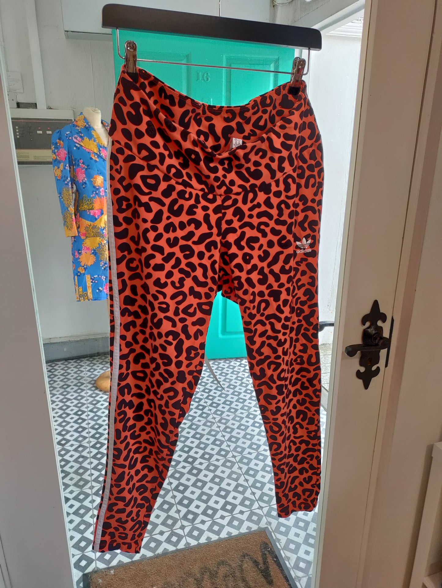 Second hand pants, leggings, joggers
