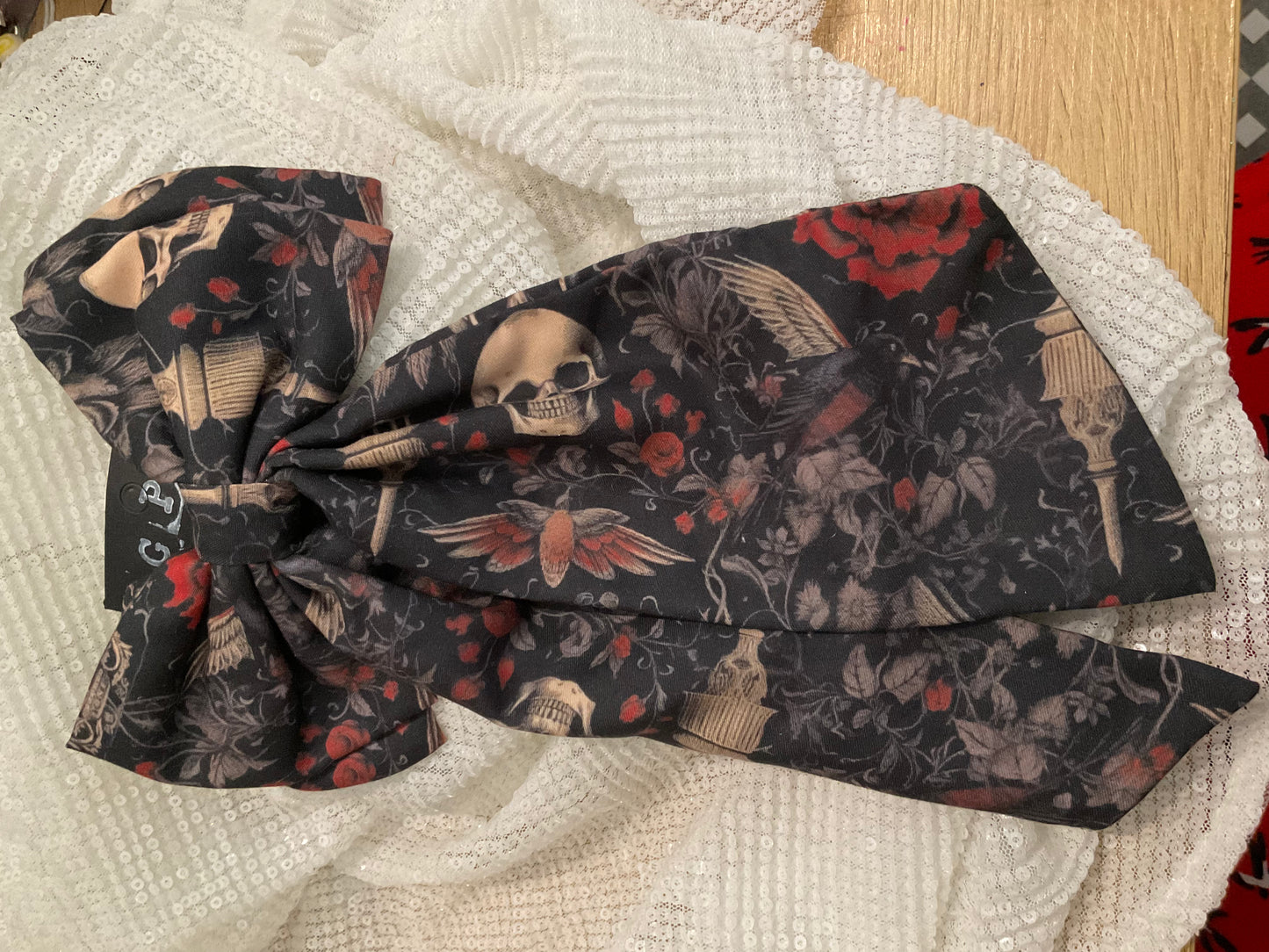 Guinea punk boutique bows