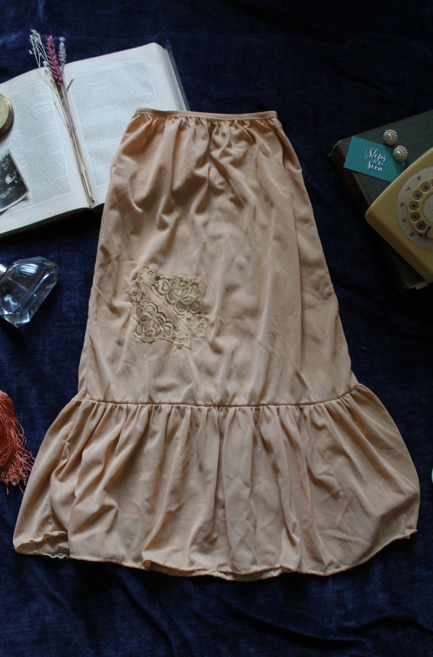 Cute caramel half slip