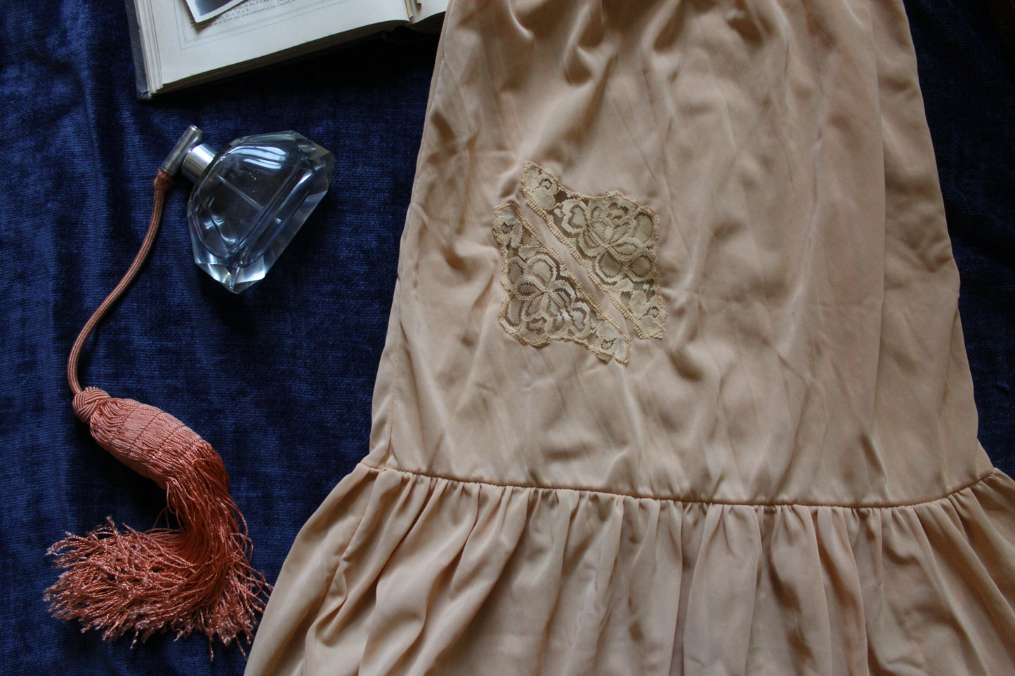 Cute caramel half slip