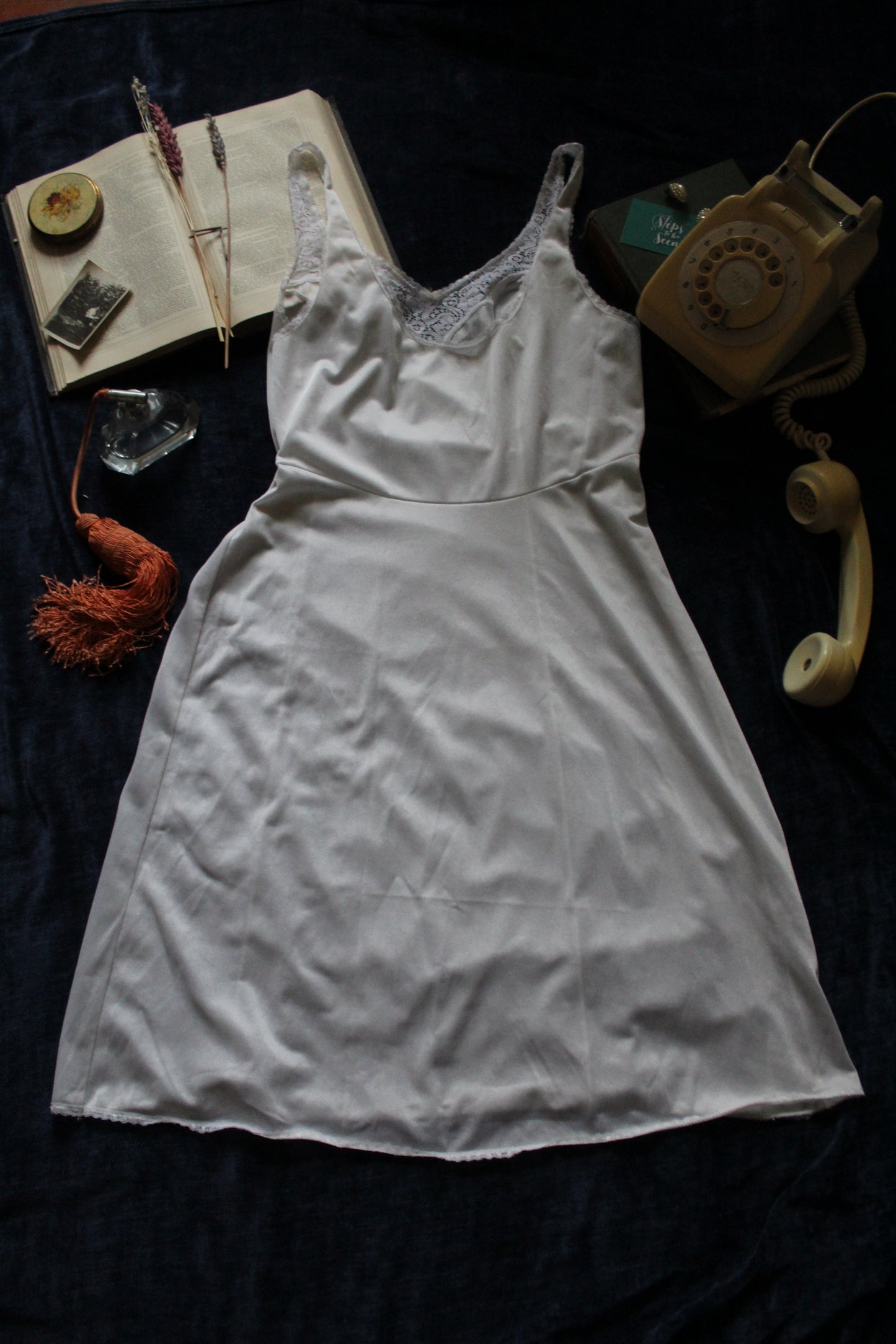 Pearl slip with angular floral trim