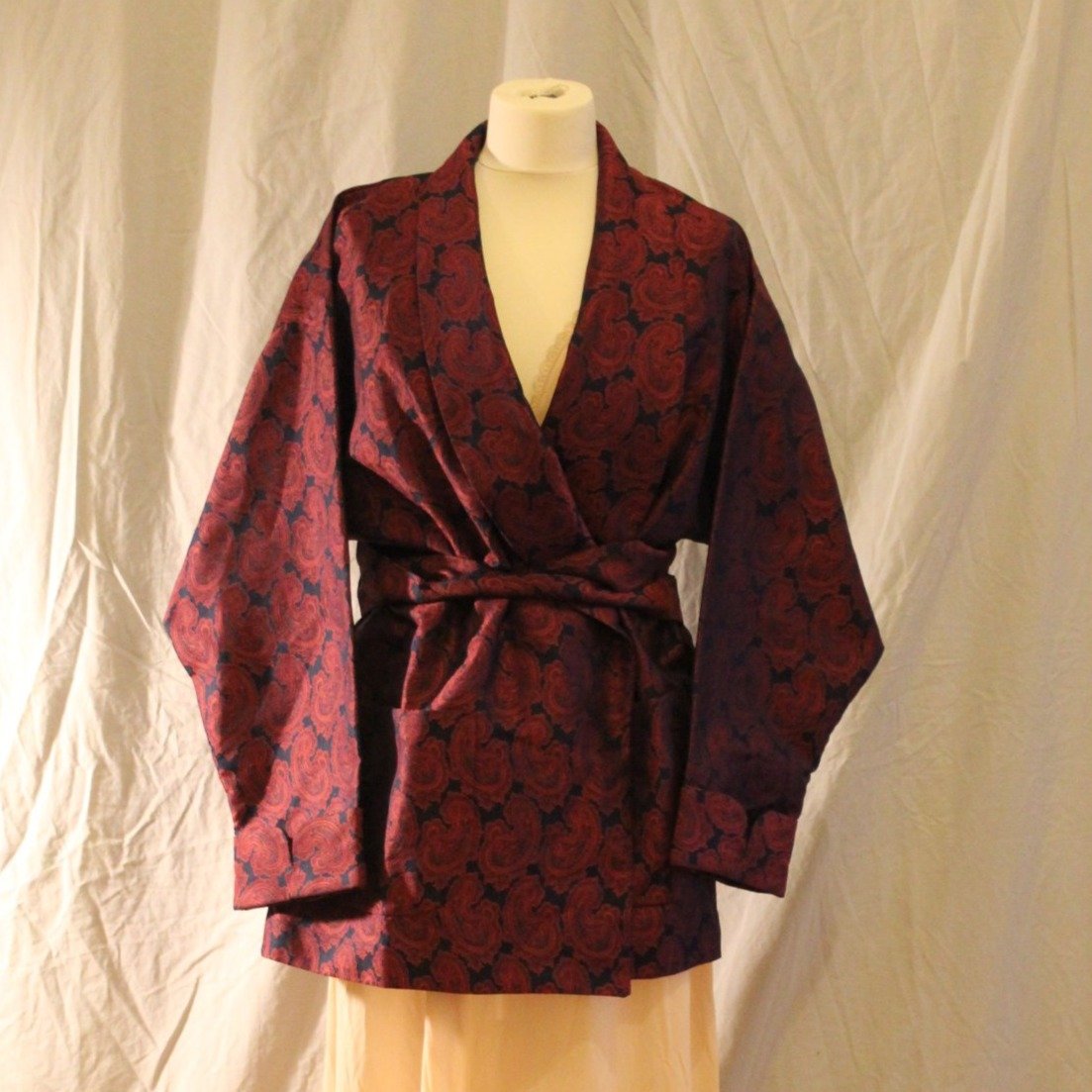 Structured black smoking jacket robe with wine paisley