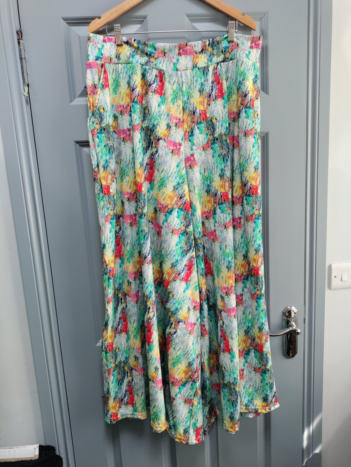 Wide leg pants
