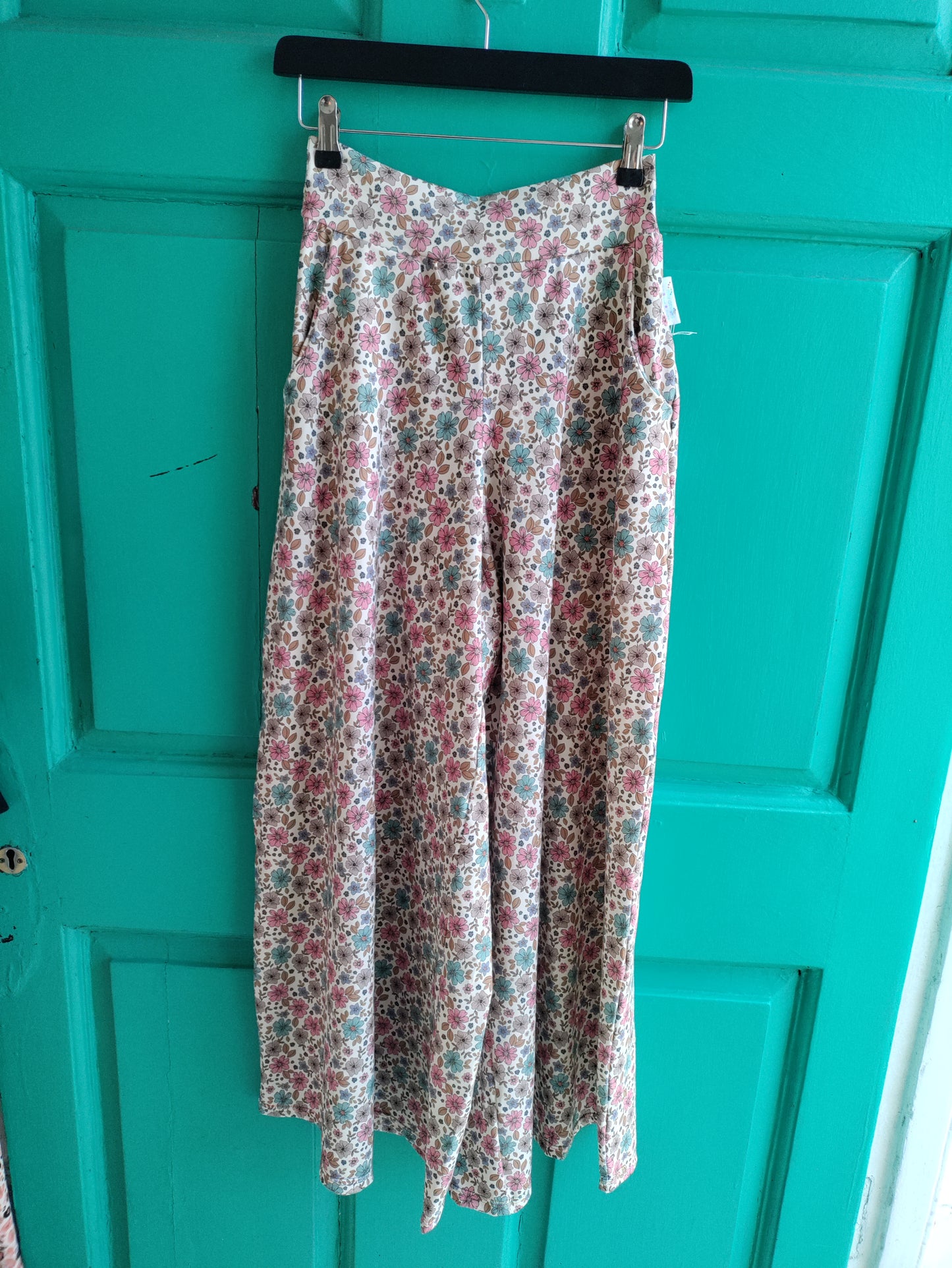 Wide leg pants