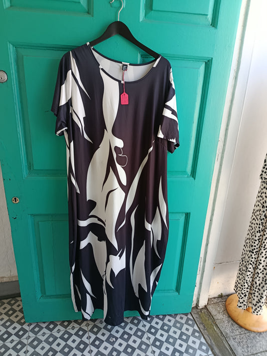 Black and white shein t-shirt dress size 24