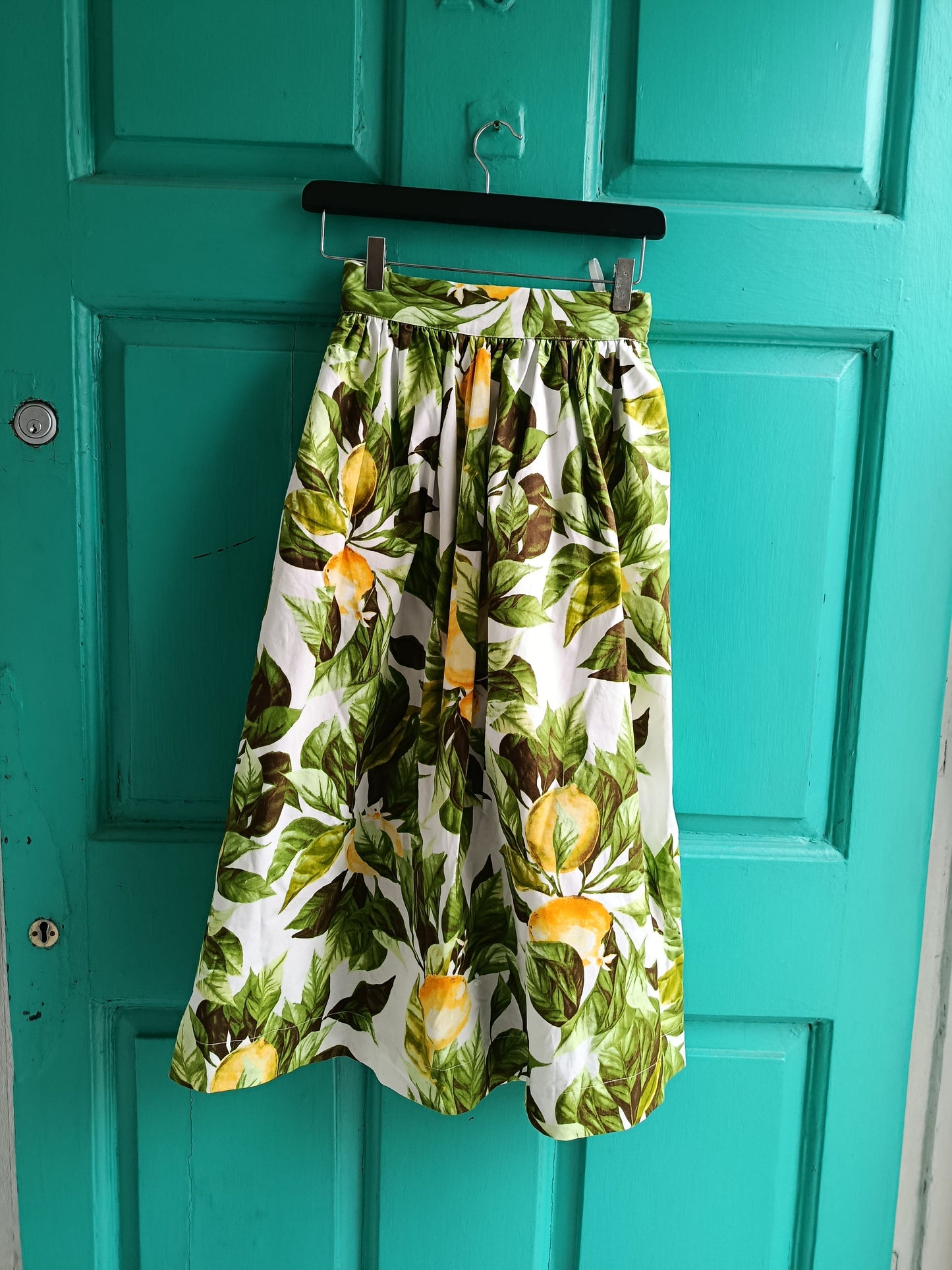 Gallery skirt with lemon pattern Size 14