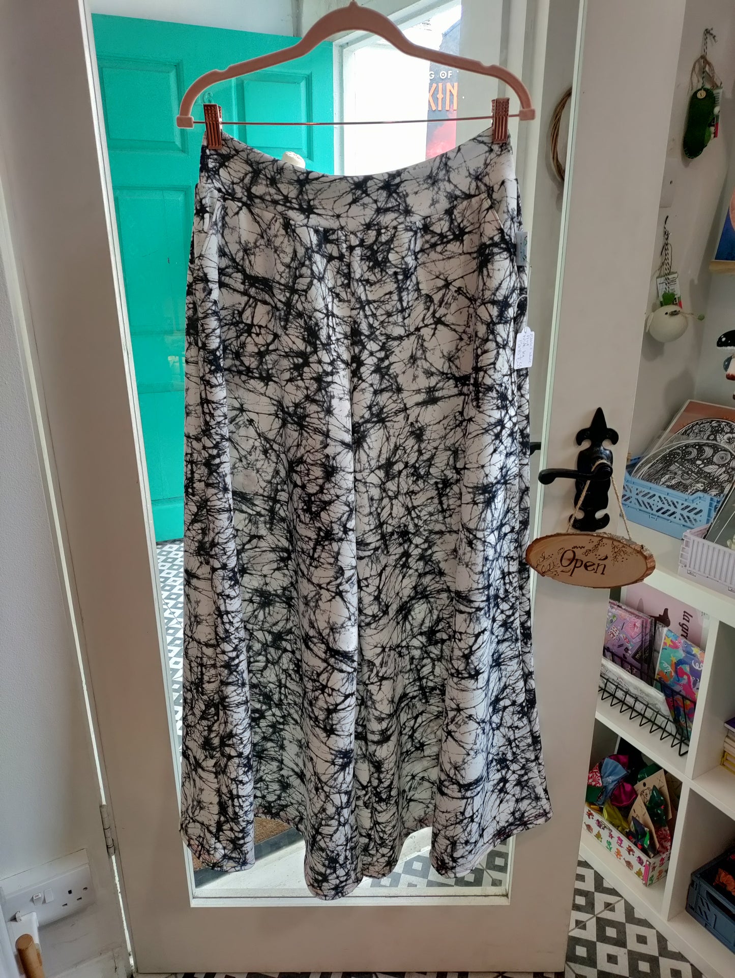 Wide leg pants
