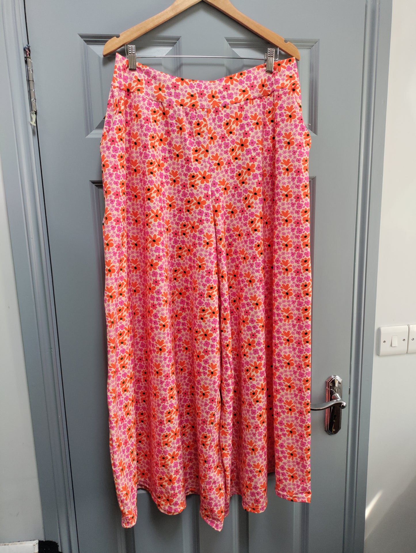 Wide leg pants