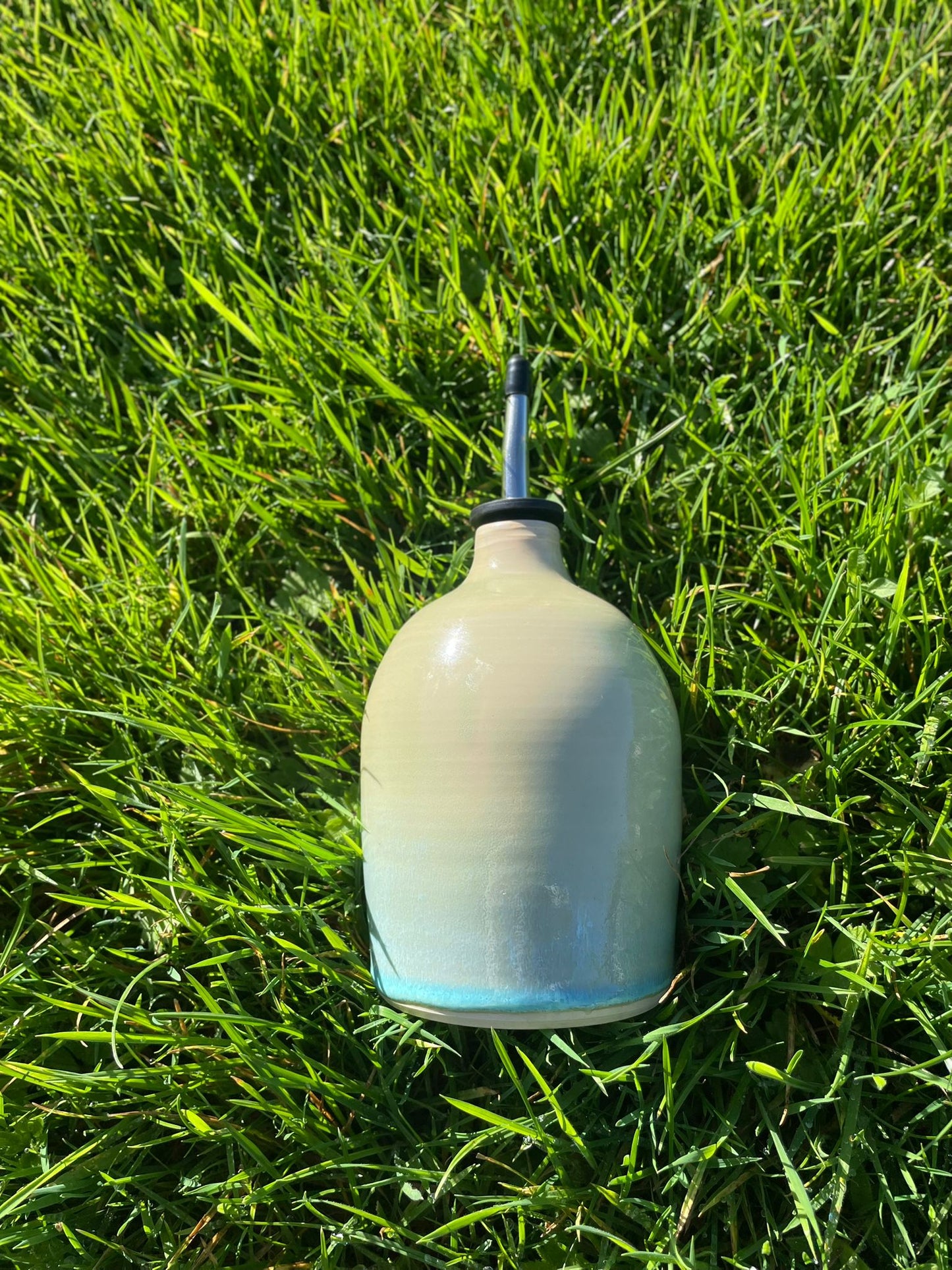 Handmade oil pourer