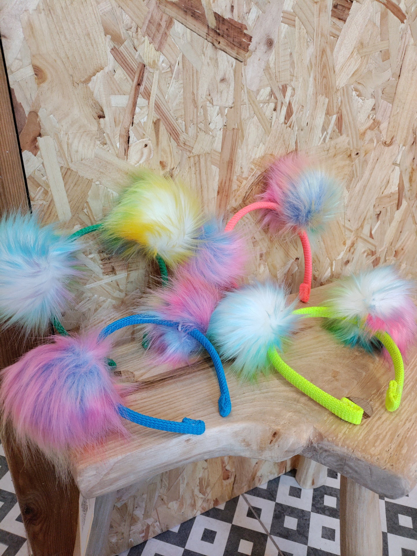 Pom pom headband
