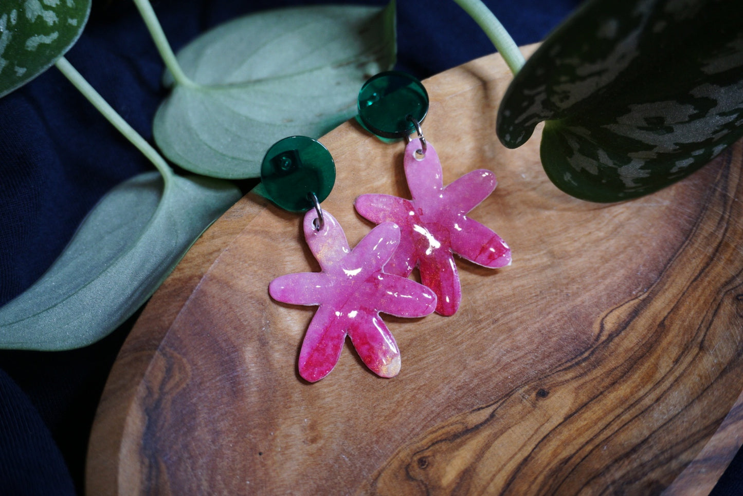 Pink Flowers with Green Stud Post FL17