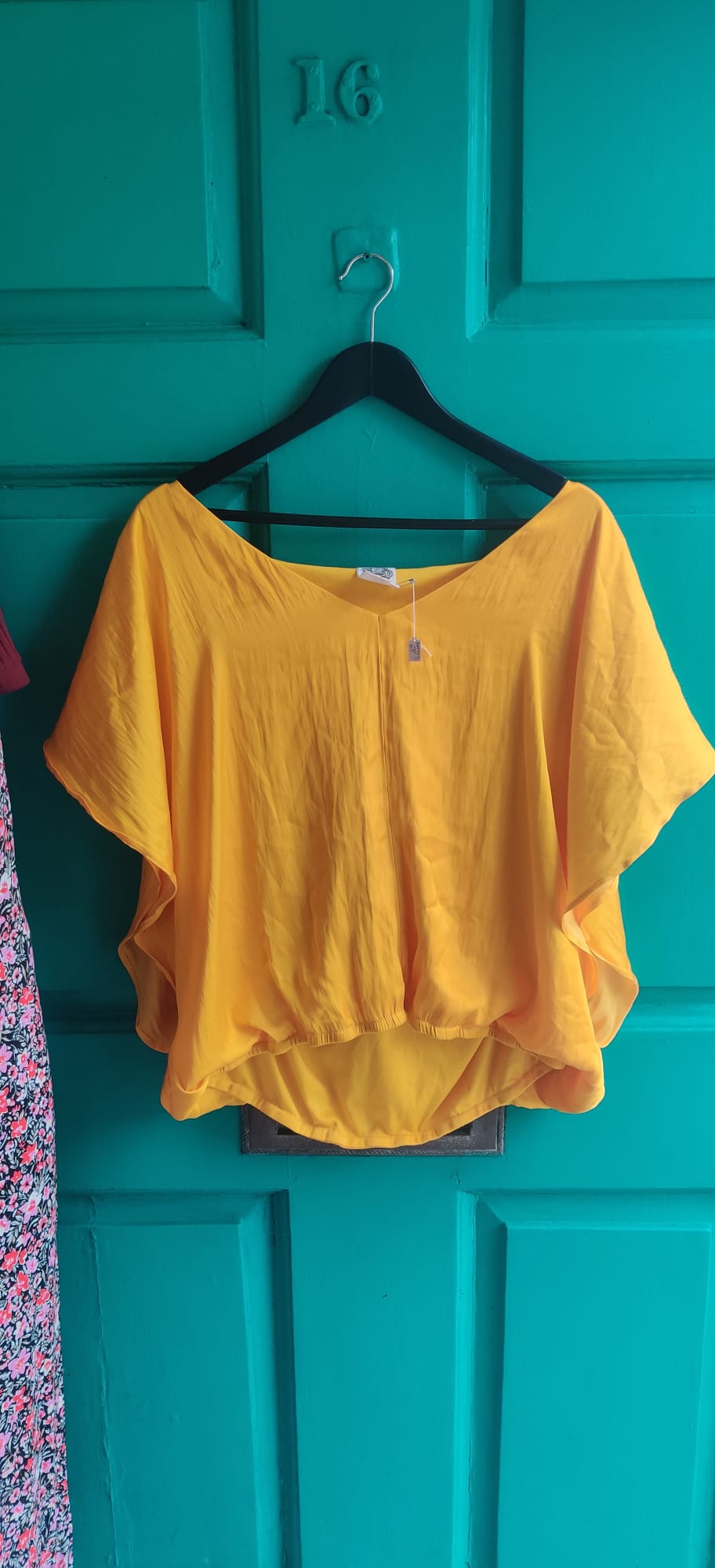 Pre-loved - Queen the label Yellow Bat wing top Size 20