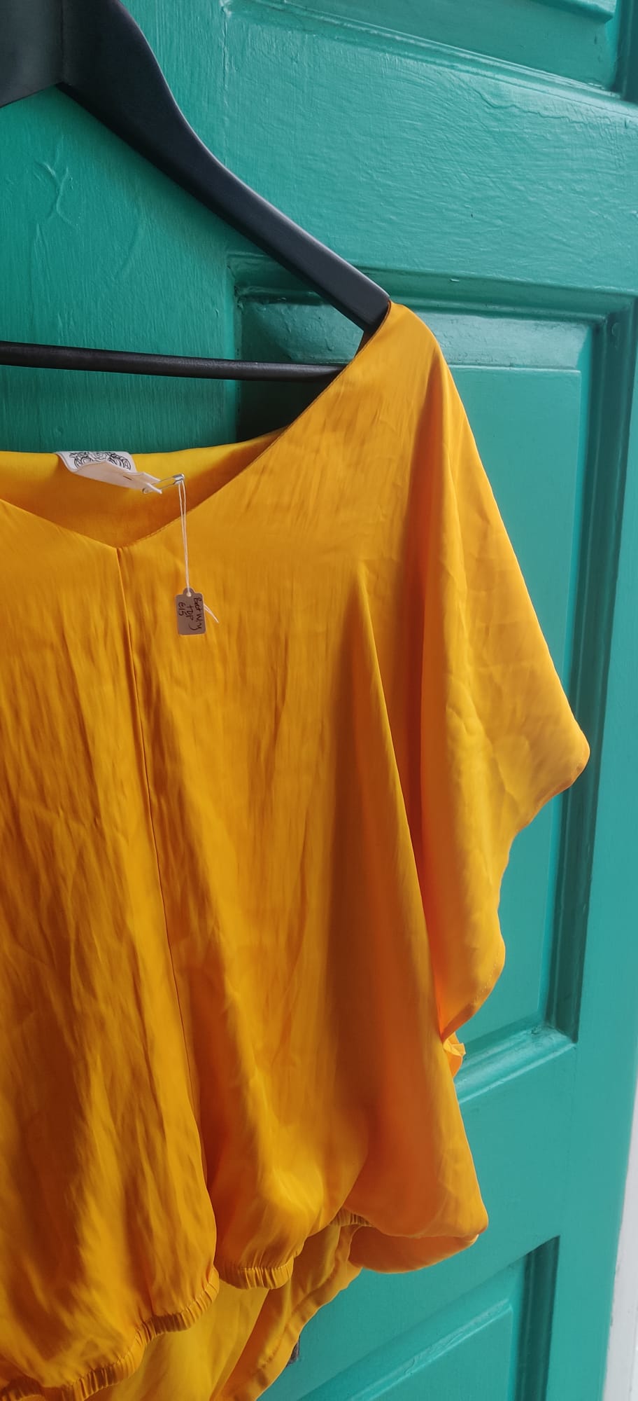 Pre-loved - Queen the label Yellow Bat wing top Size 20