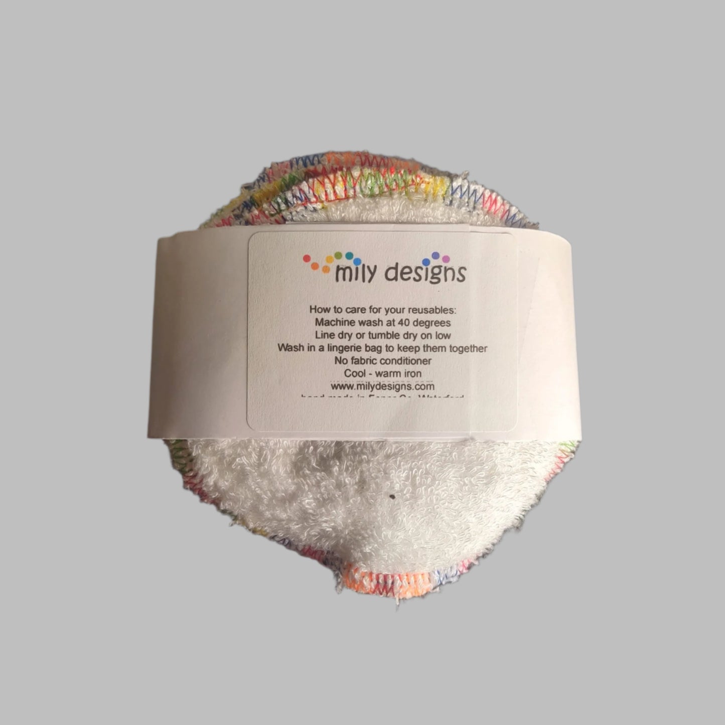 Reusable round make-up wipes