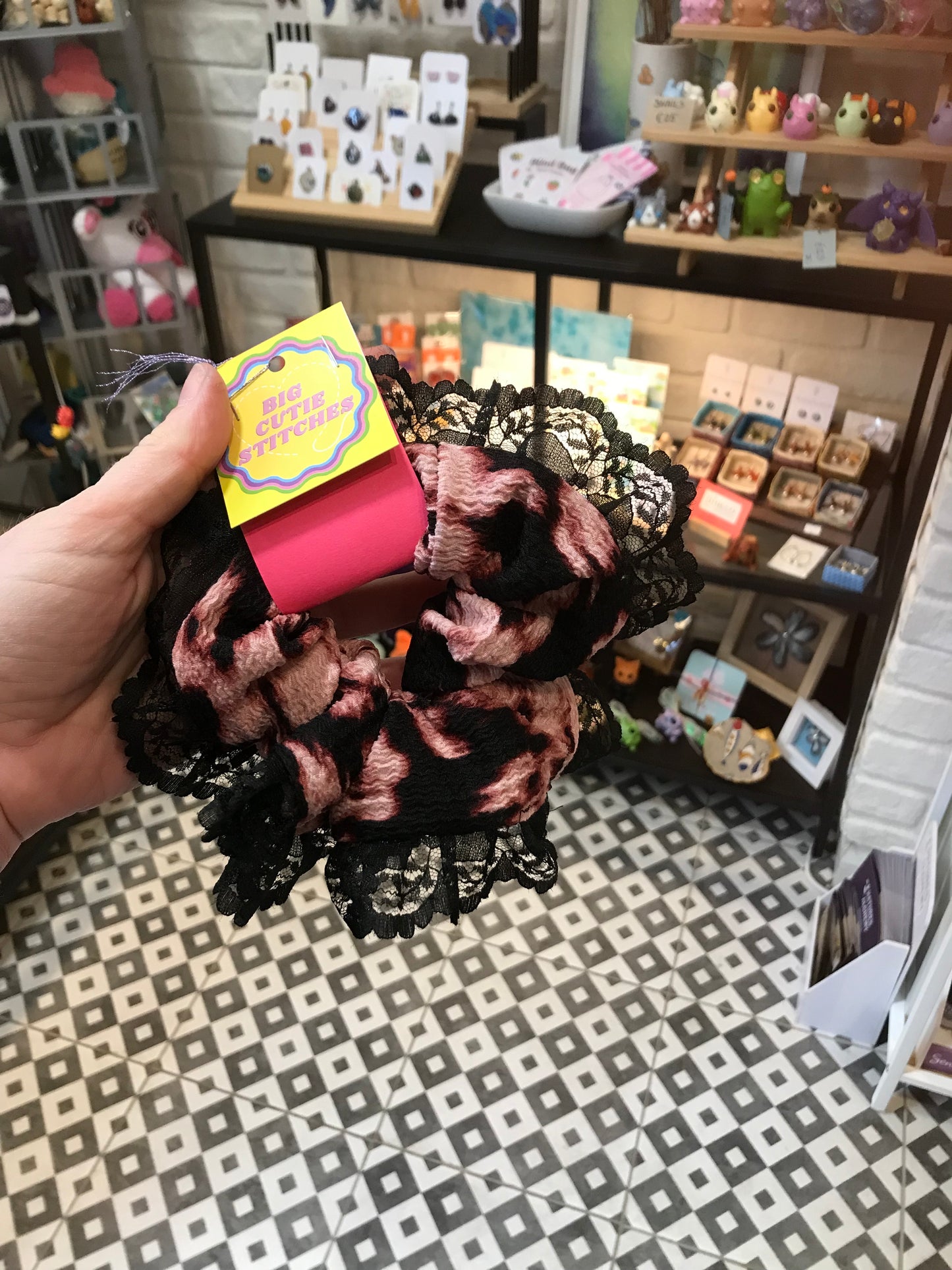 Big cutie stitches scrunchies