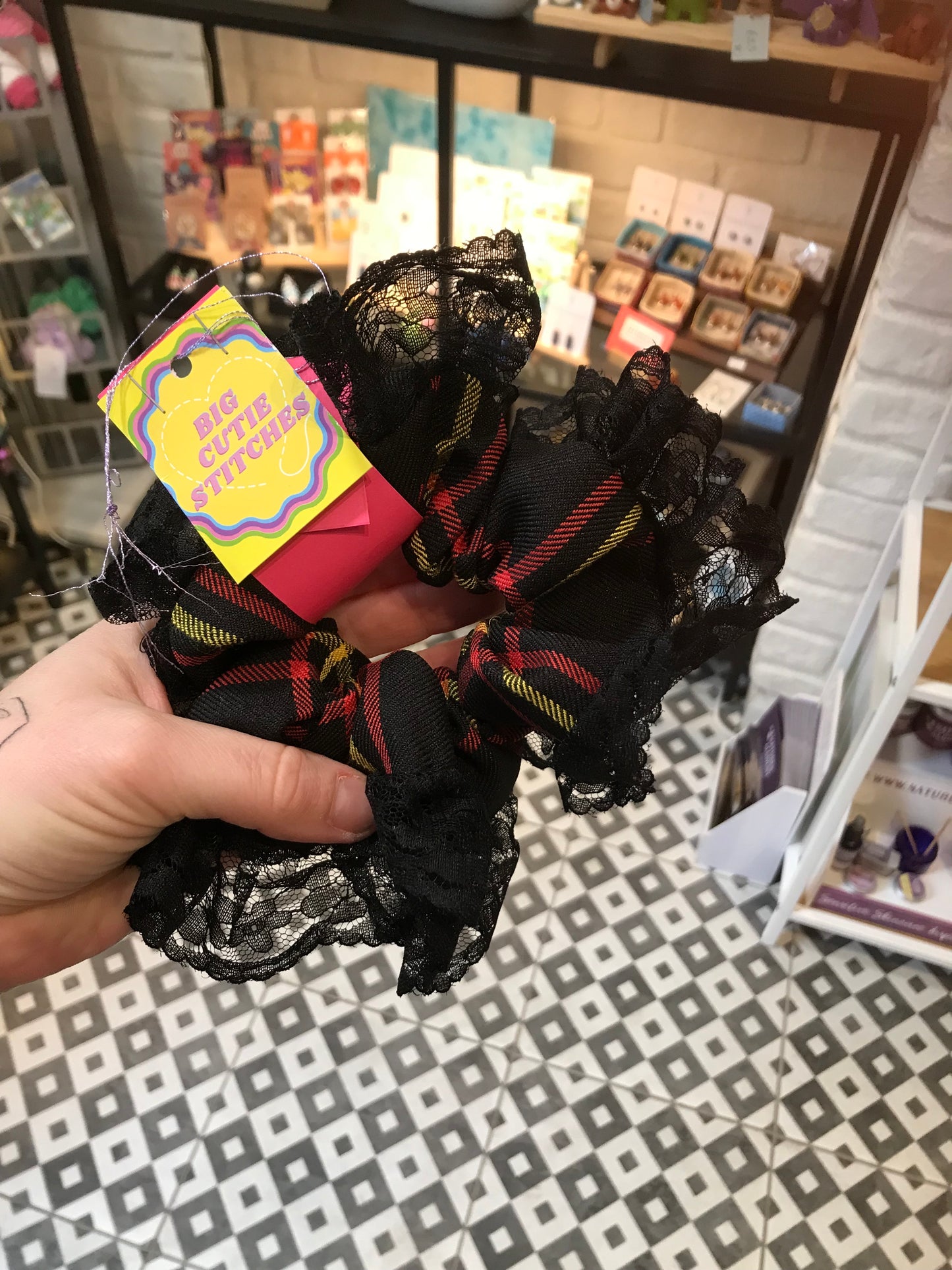 Big cutie stitches scrunchies