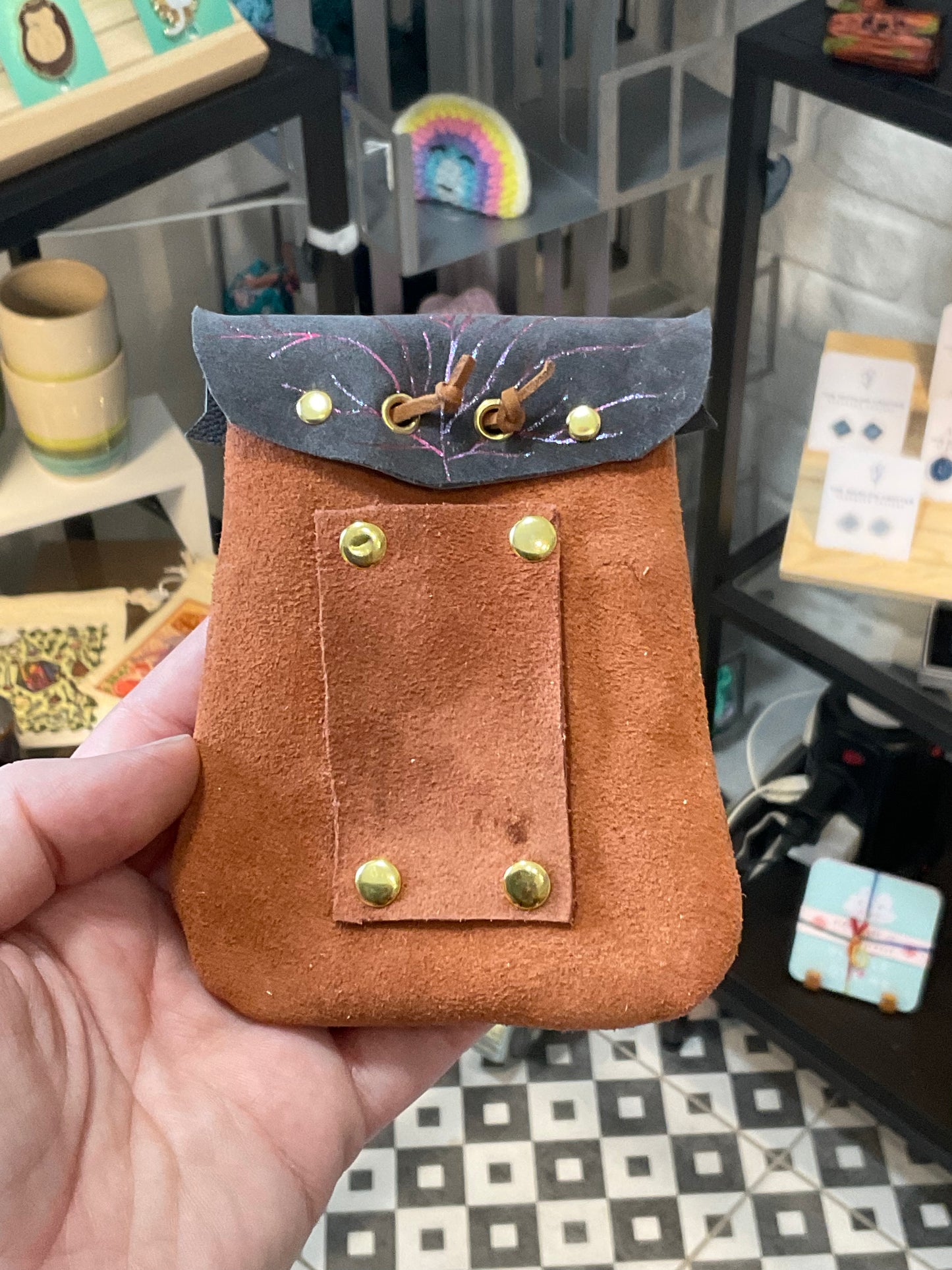 Leather foraging pouches