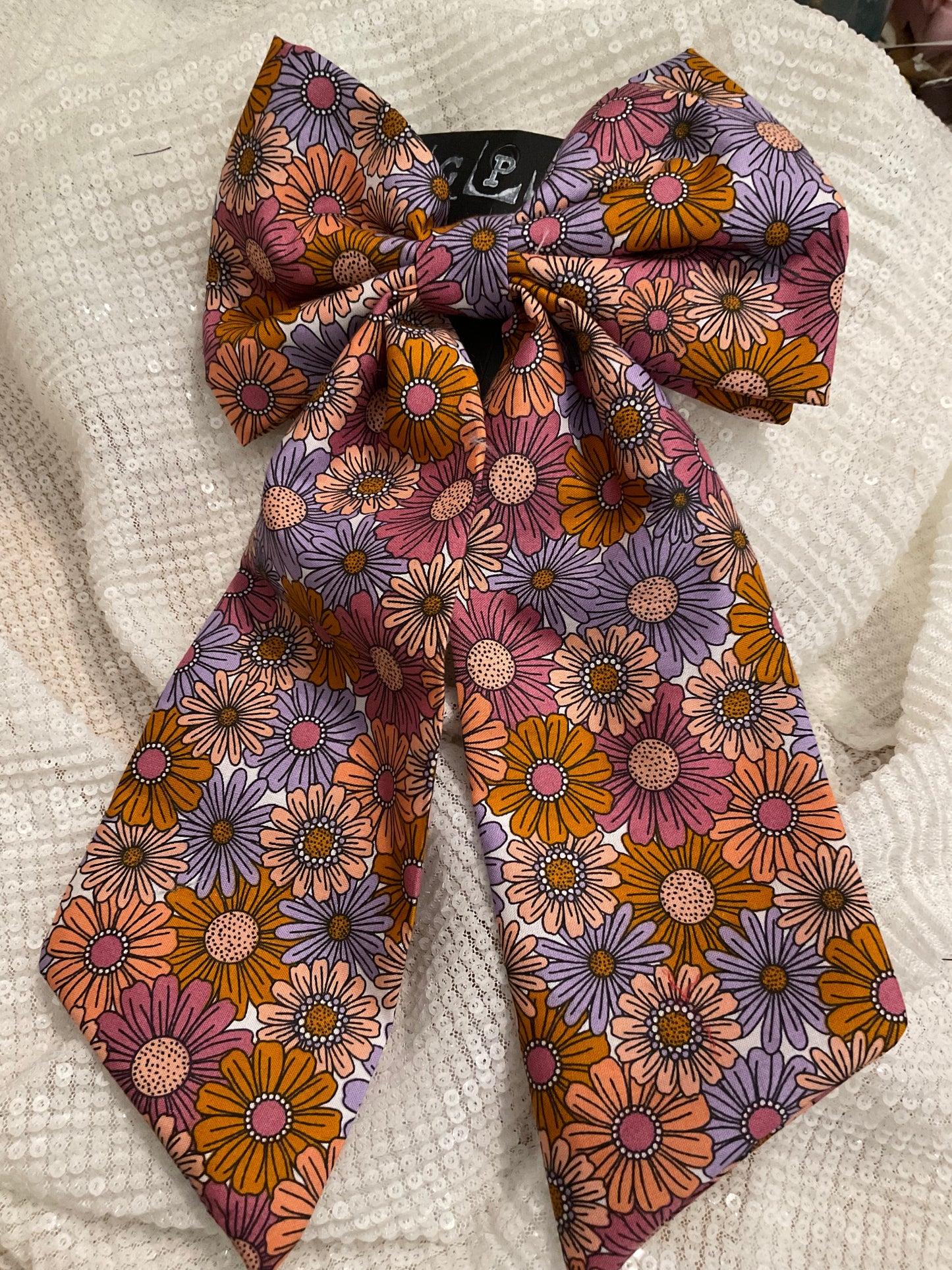 Guinea punk boutique bows