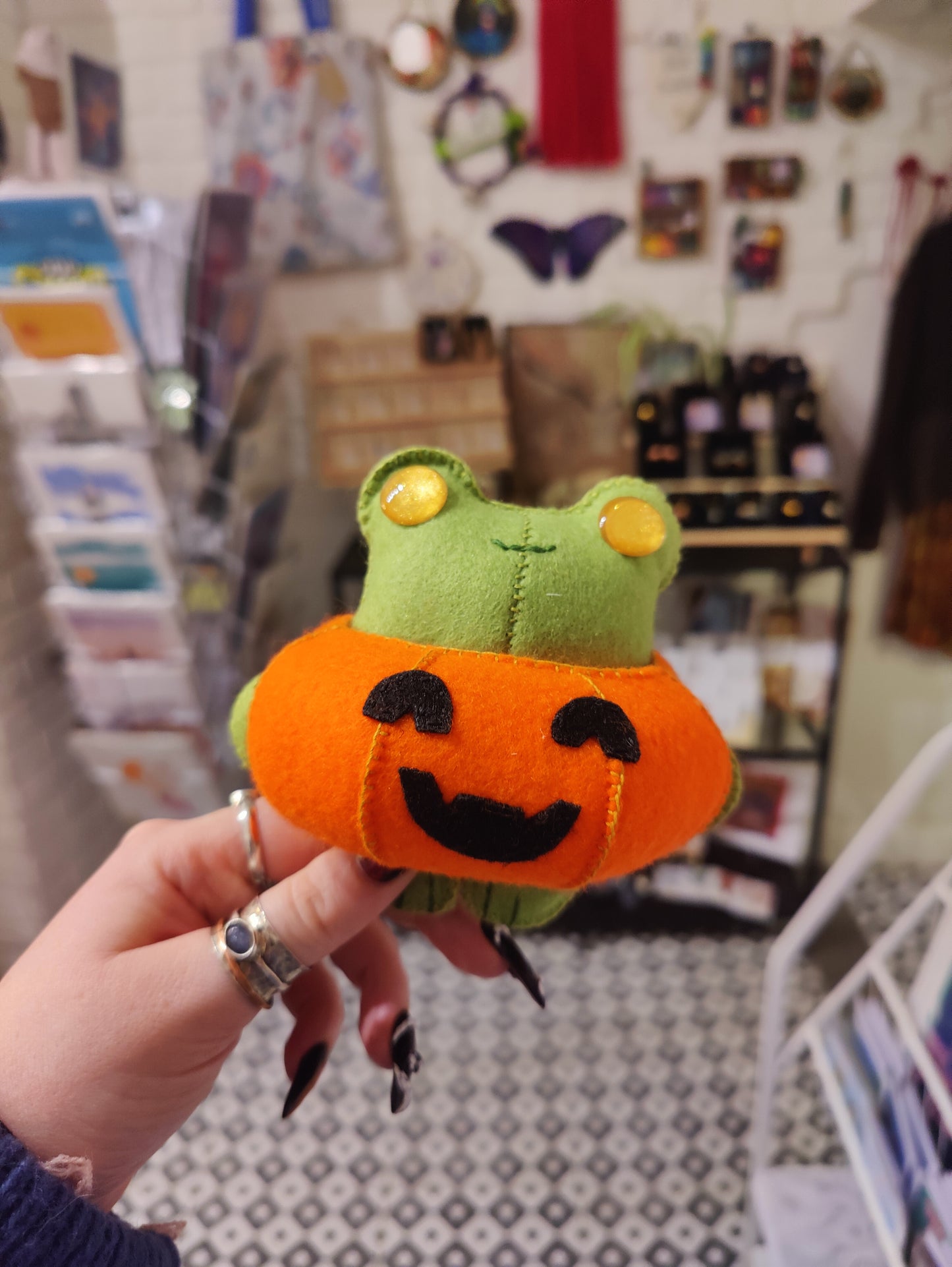 Felt Frogs