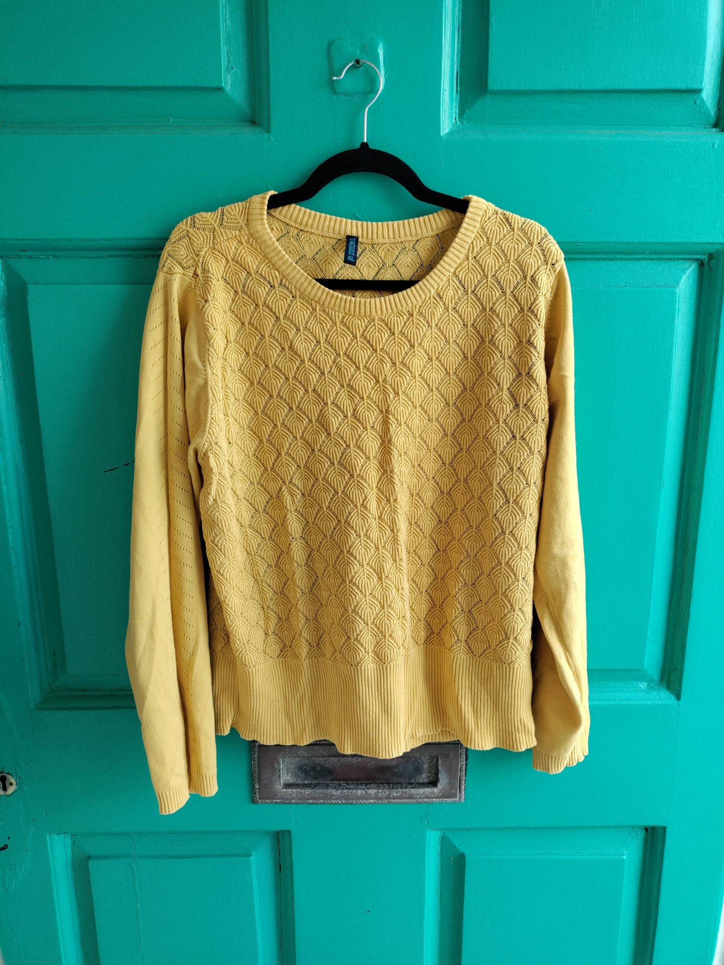 Second hand jumpers