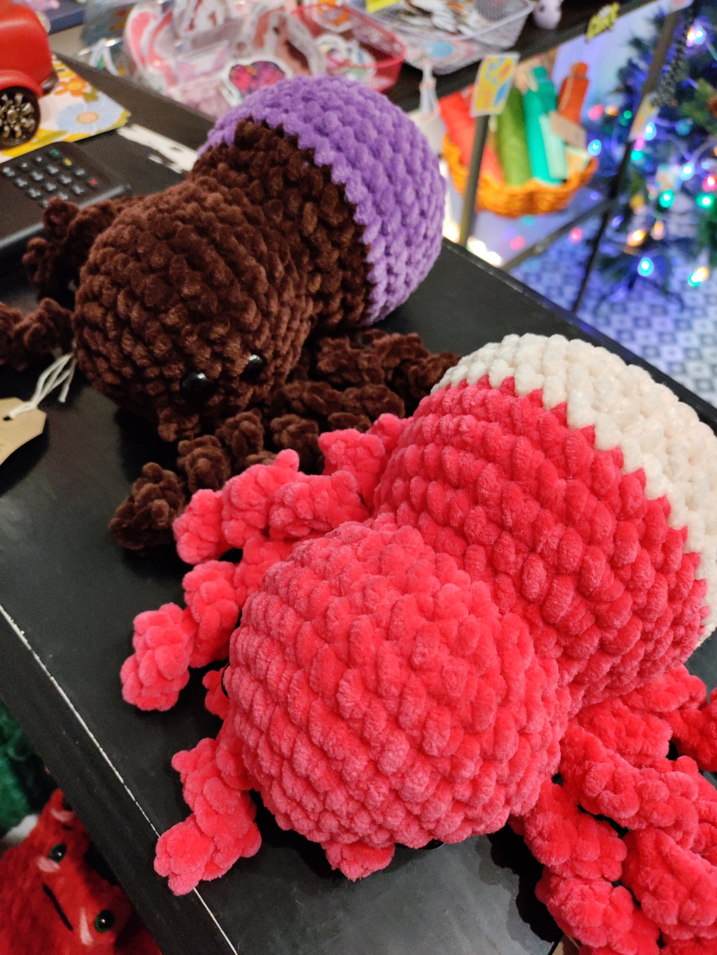 Hand crochet spiders