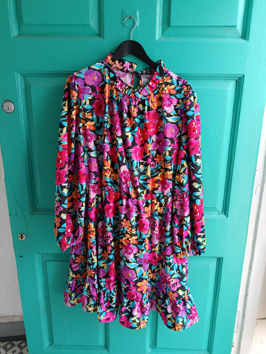 High collar multicolours dress size 24/26