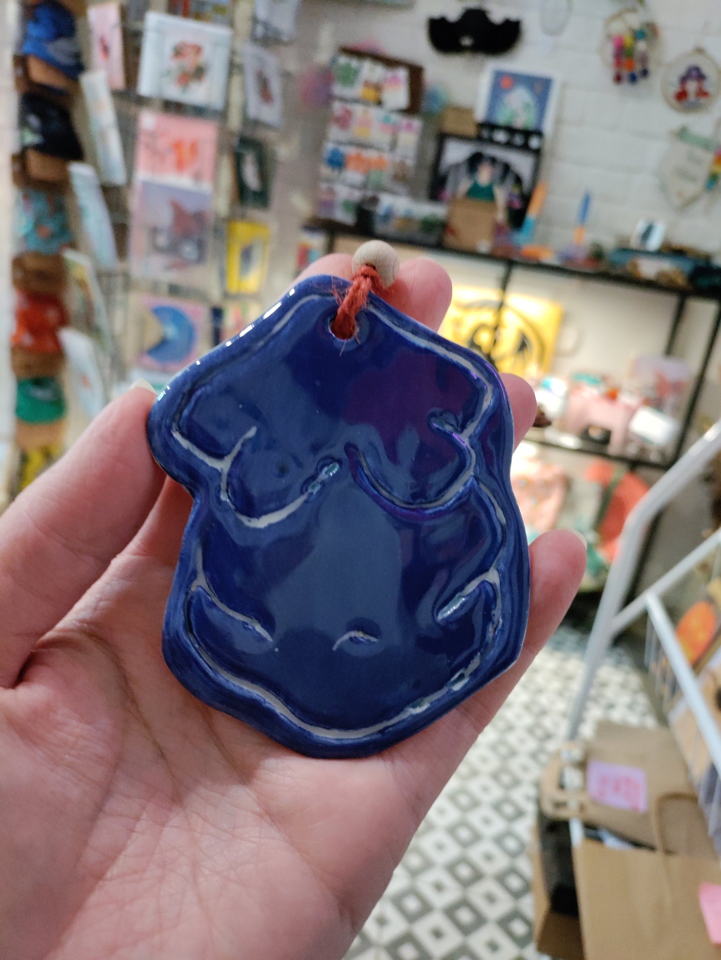 Ceramic hanging decoration