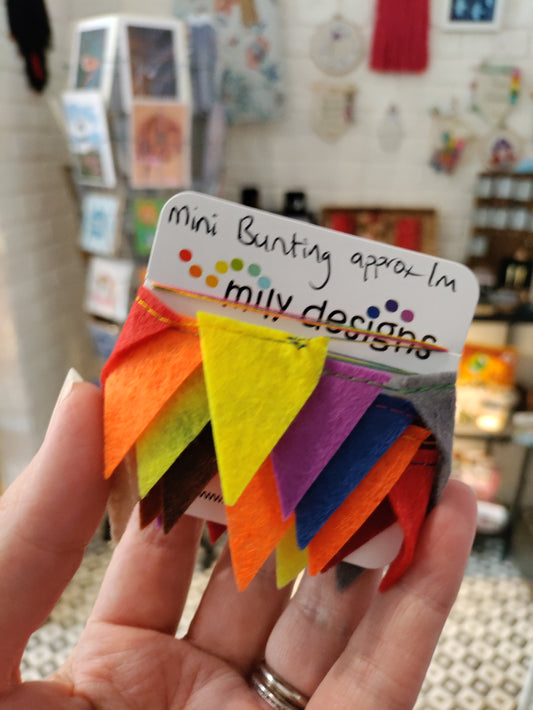 Mini bunting