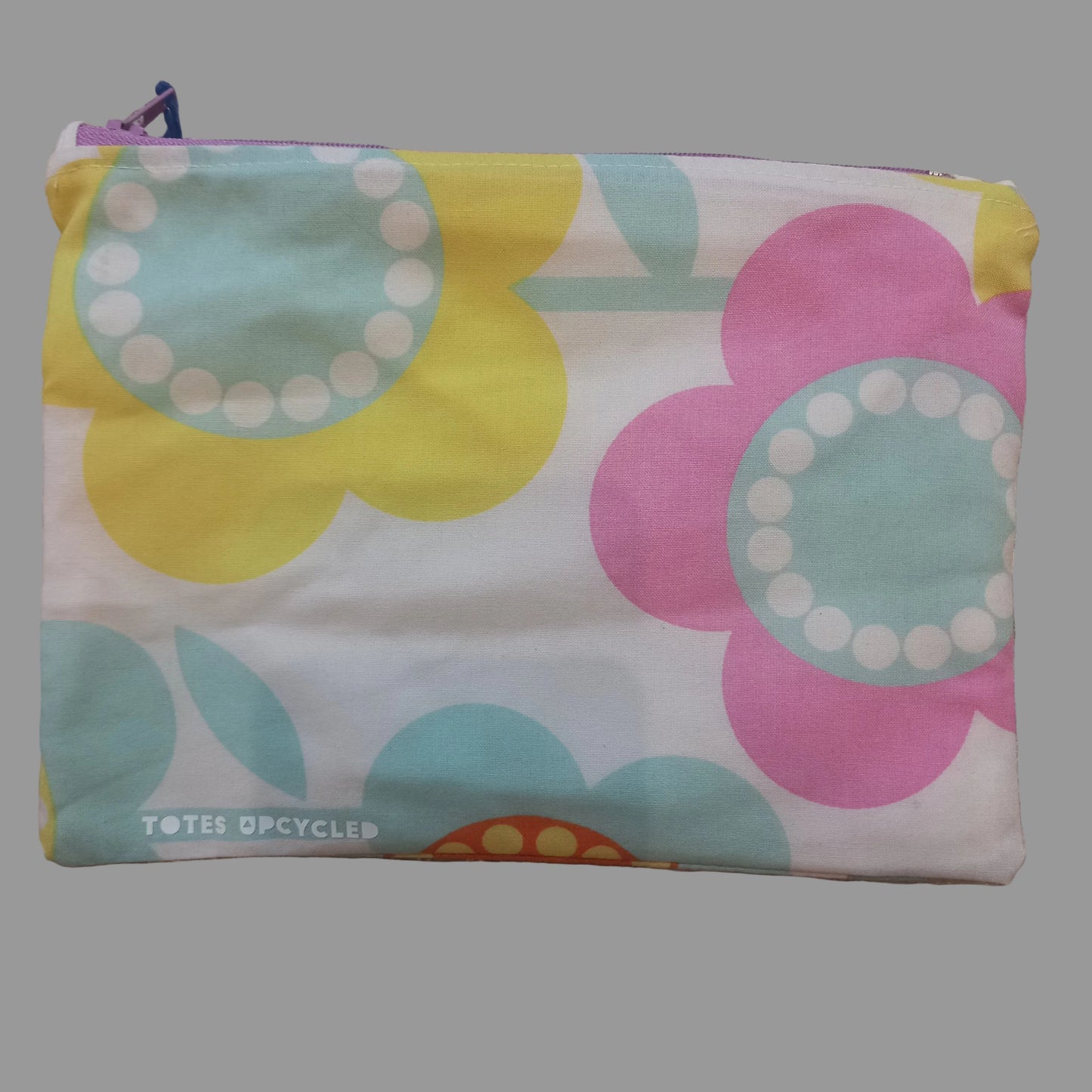 Floral print pouch