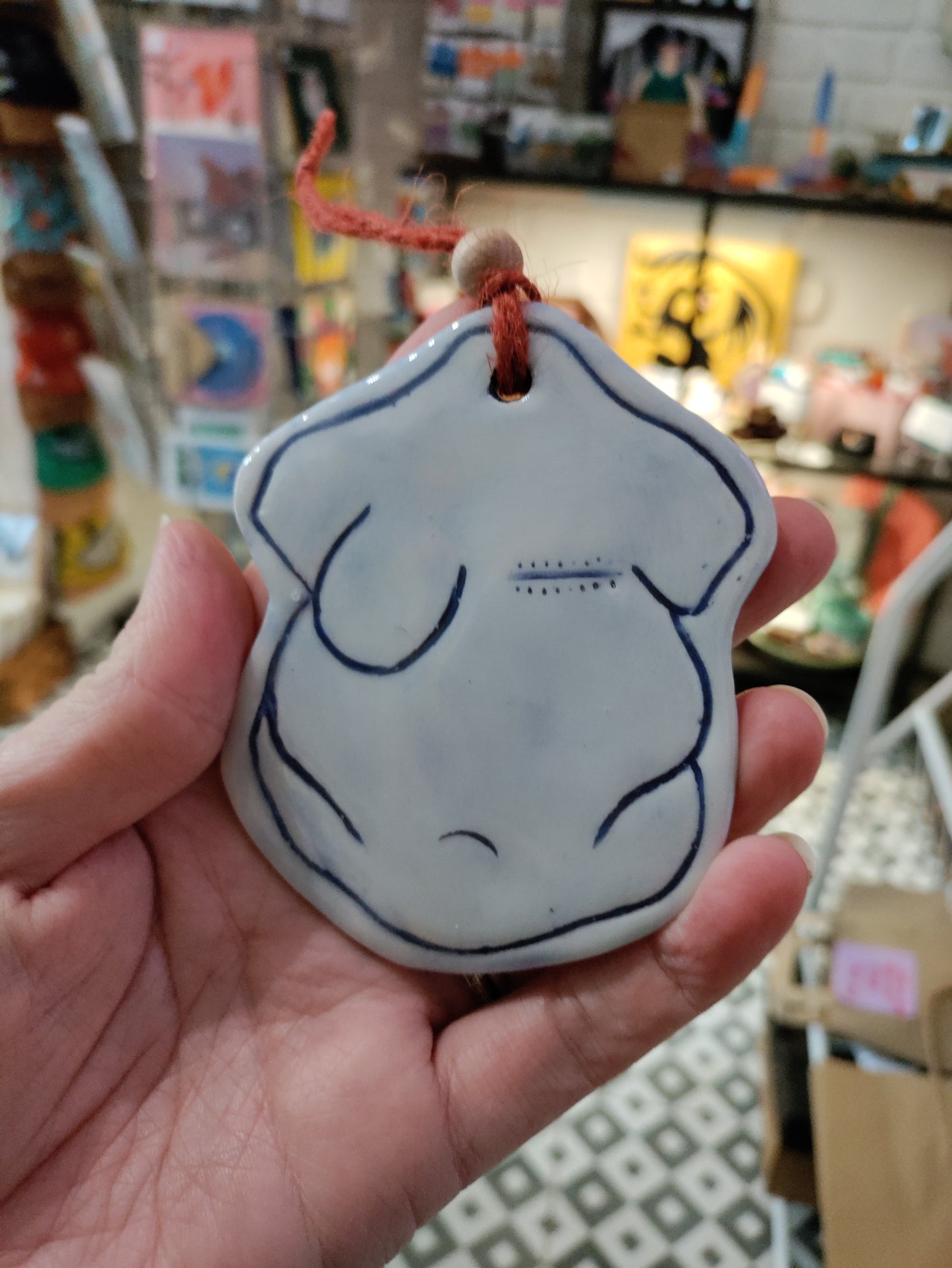 Ceramic hanging decoration