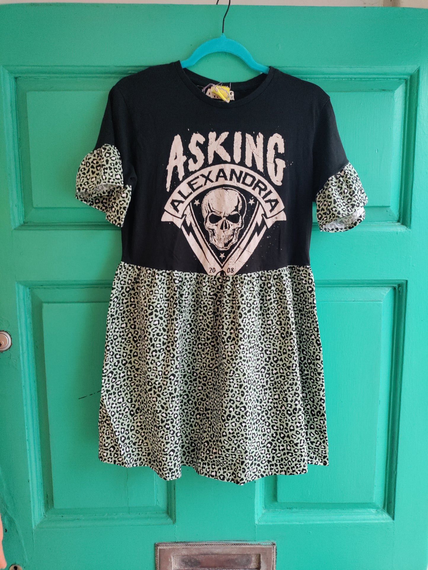 Mint green leopard dress - size UK 12-16