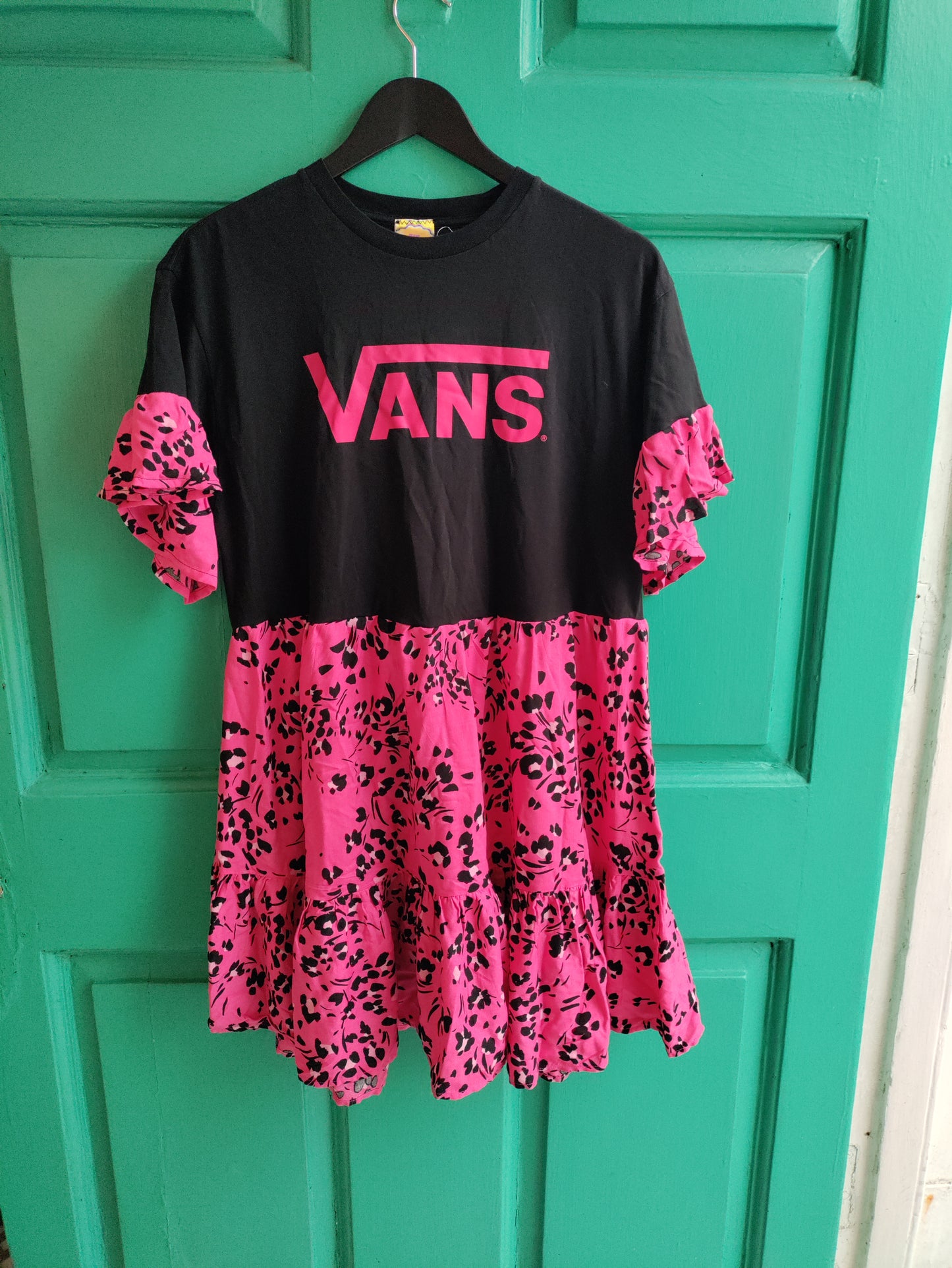 Pink flowers Dans dress - size 14-18