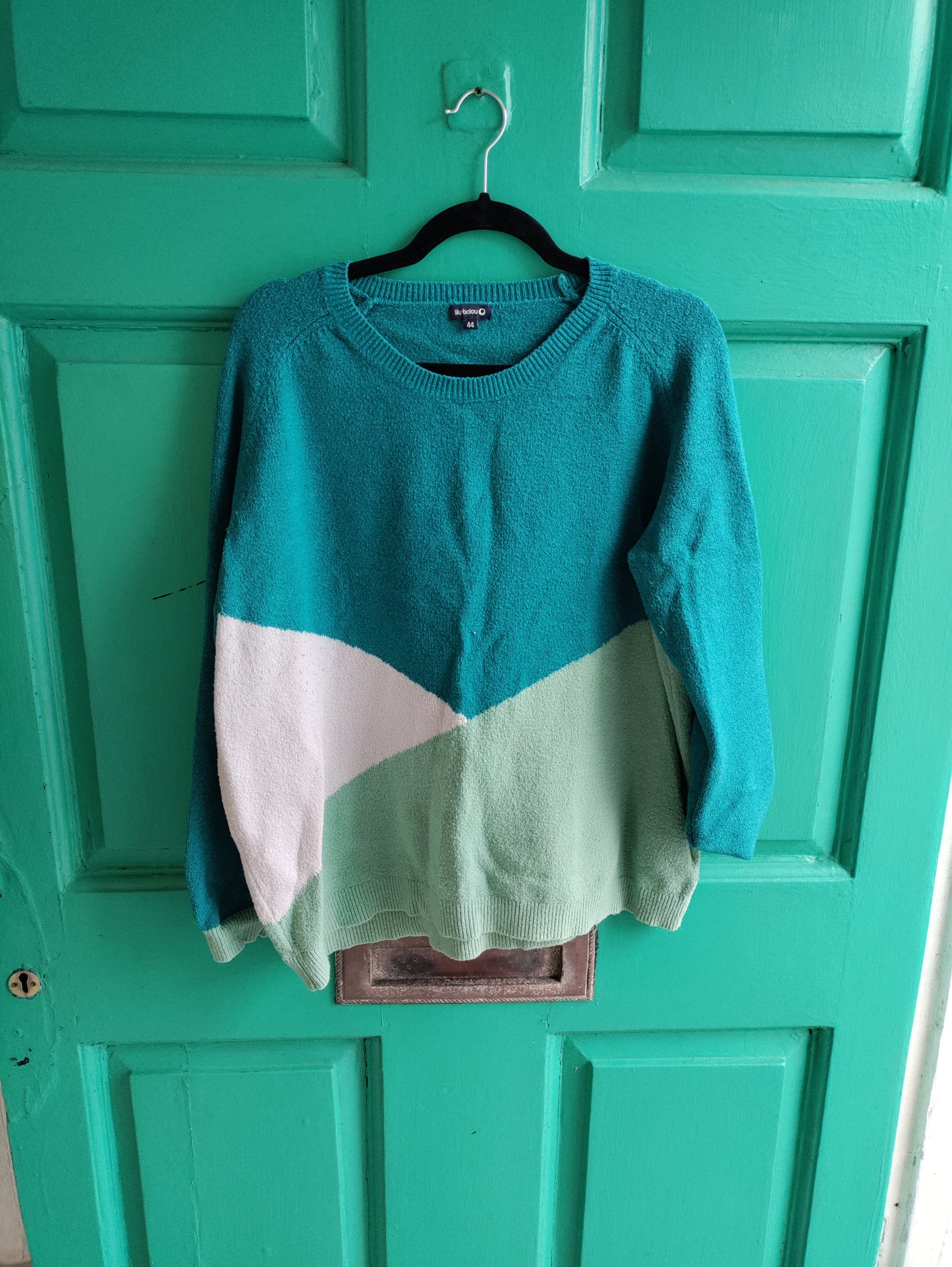 Second hand jumpers